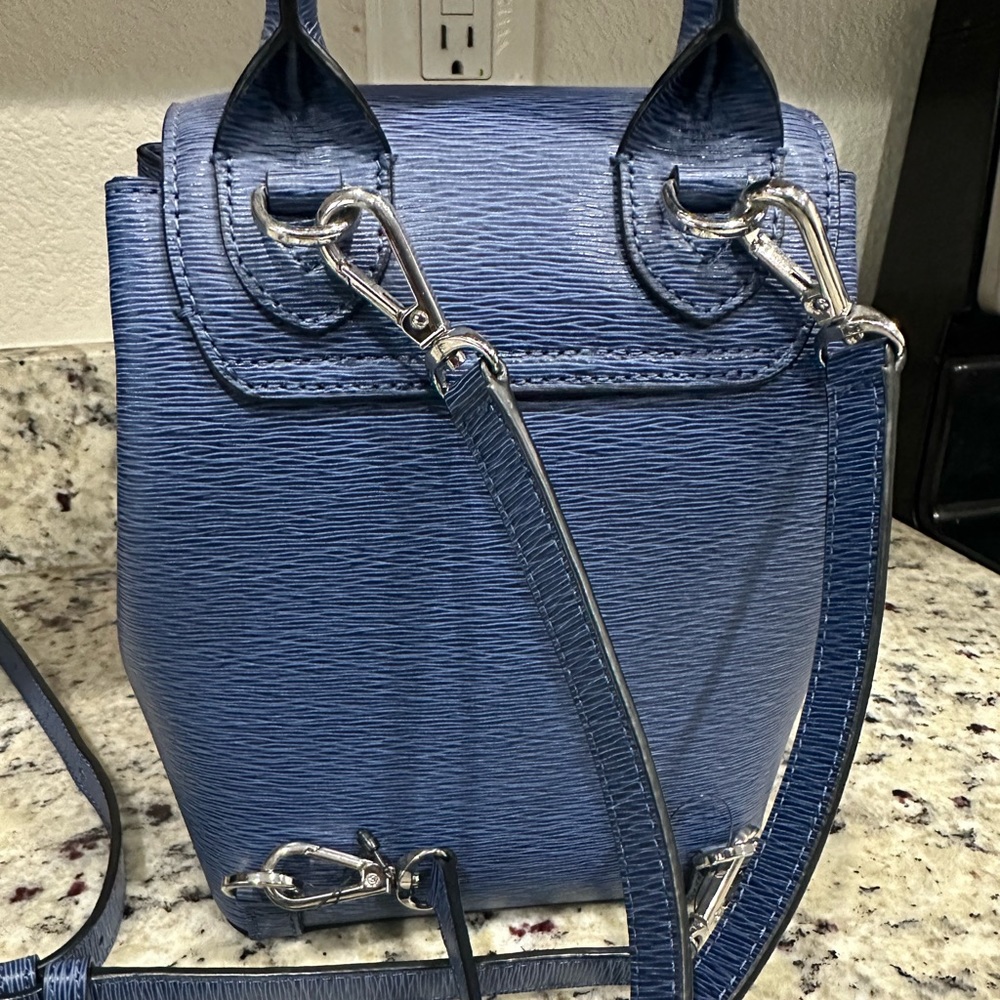 DKNY Blue Leather Lex Backpack, like new! - Picture 2 of 9